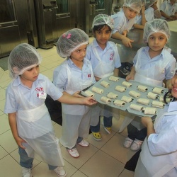 KG2A-Visiting-Carrefour-Bakery