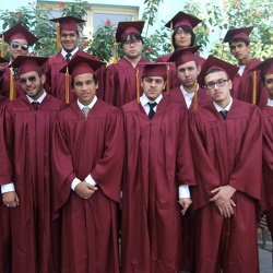 Seniors-Pictures-With-Caps-and-Gowns